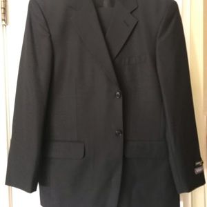NEW URBANO 100% Wool 2- button Suit- Size: S42/W36